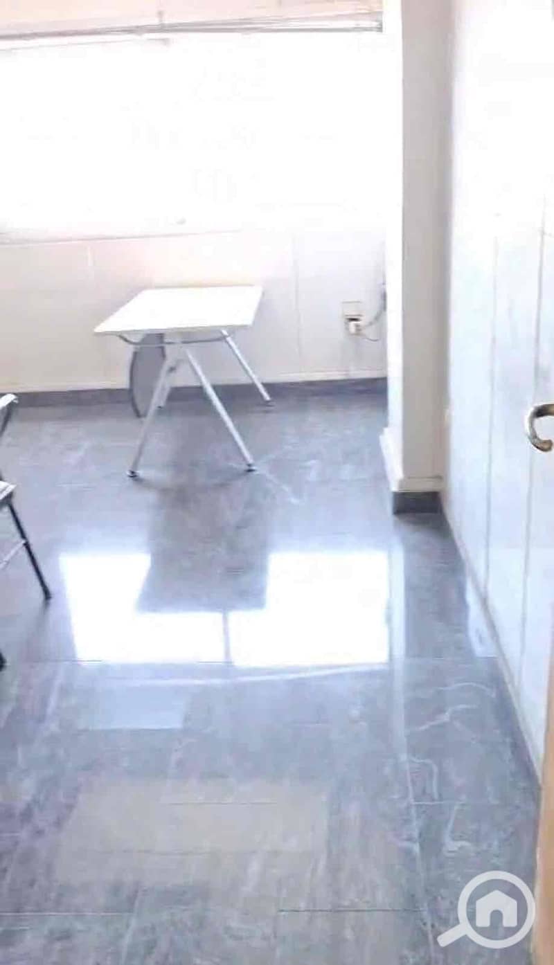 4 db8060f5-e7f4-4699-a8a7-0e0af8d73d1e. jpg