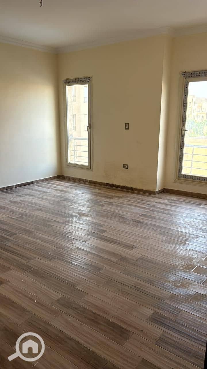 8 d9d947a0-e200-42fa-9592-86988e7f41cc. jpg