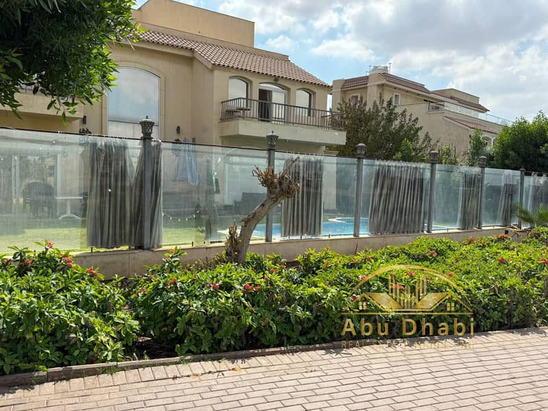 3 f8b95a5e-0503-4ca7-8830-300d2c184074. jpg