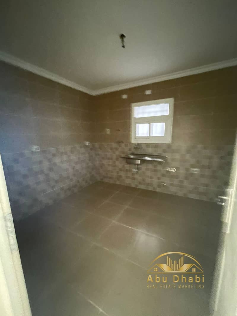 12 ad9edc59-2882-4f4f-9d29-b1ebac5f4ccf. jpg