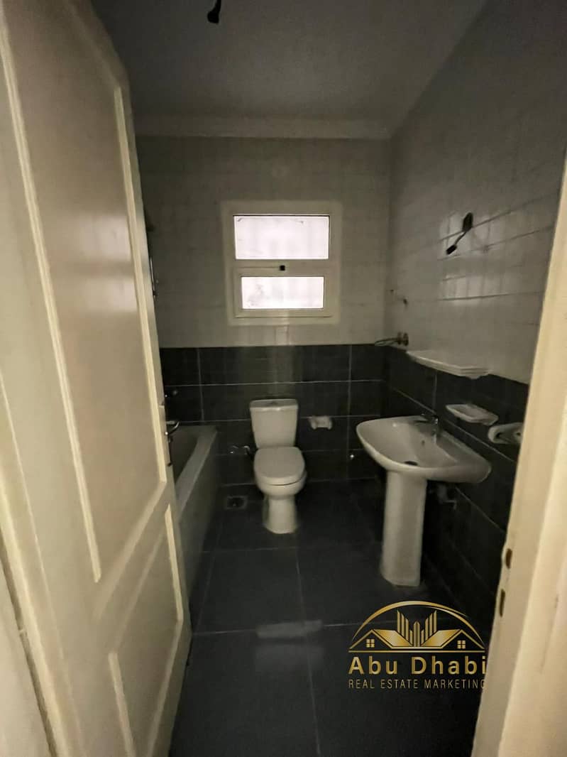 16 76eda854-944a-4a4d-8180-f20642f8a680. jpg