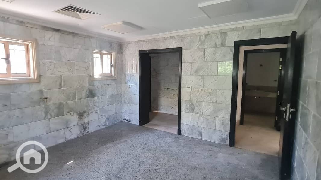 4 8f3657cd-ed04-4f21-9284-2e005dfe1564. jpeg