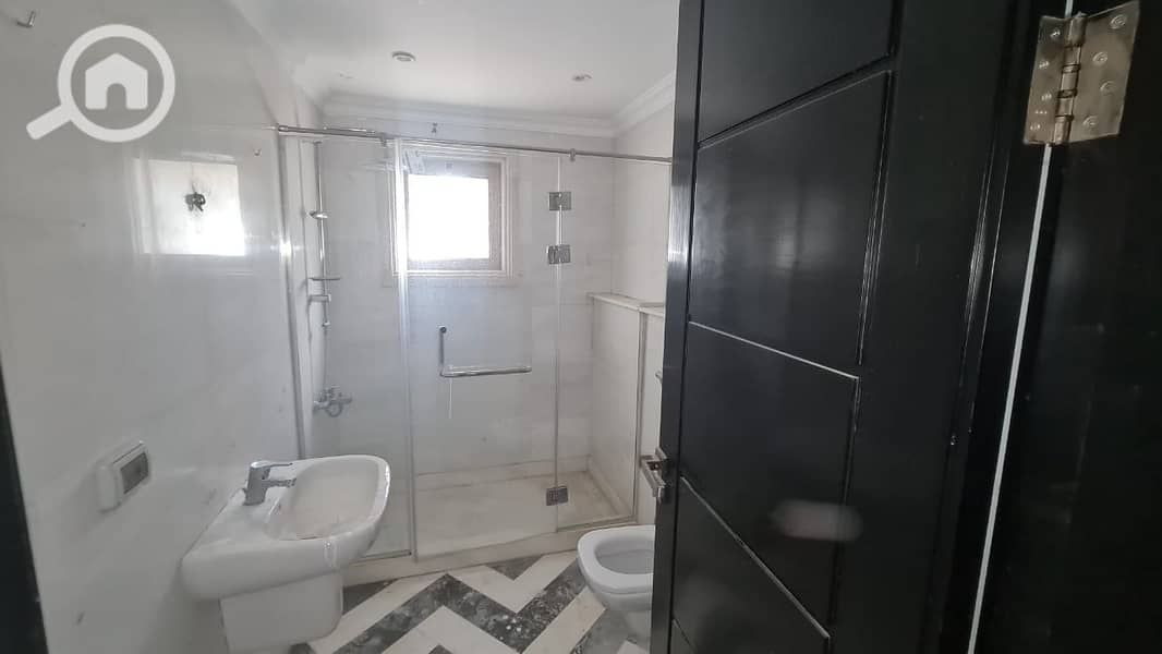 18 7a40637a-aa6a-4c3f-93ed-31d5714bcbf4. jpeg