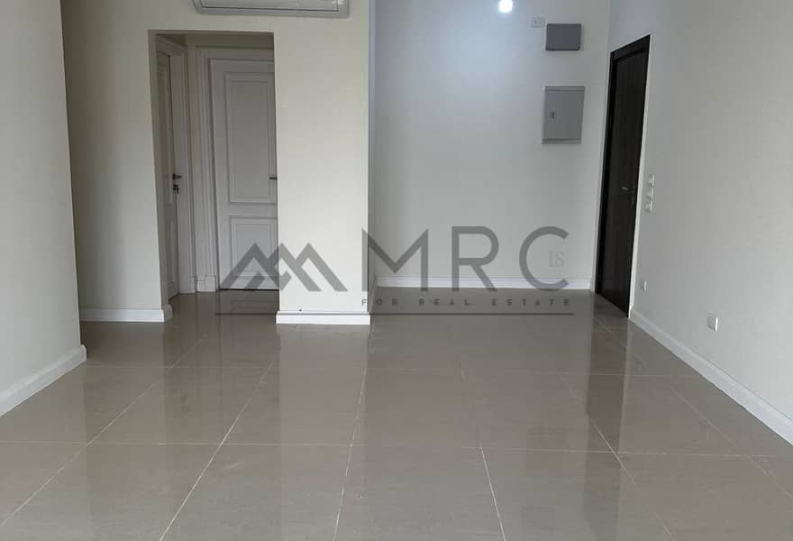 2 ce3185df-5deb-464b-8947-86bed6ca6bd6. jpg