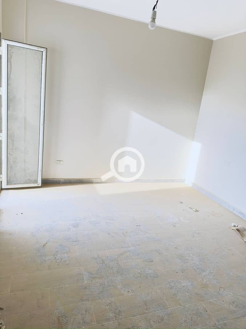 4 6e6b9aae-790e-48d1-8bb2-5e36e9dce5f7. jpg