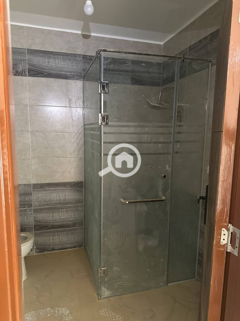 8 6305e683-ca37-46c8-88fa-1113455151a9. jpg