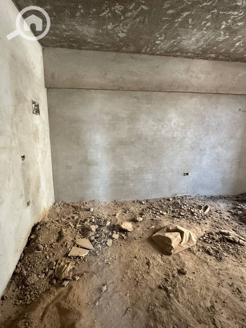 5 WhatsApp Image 2025-08-09 at 12.51. 00_108639dc. jpg