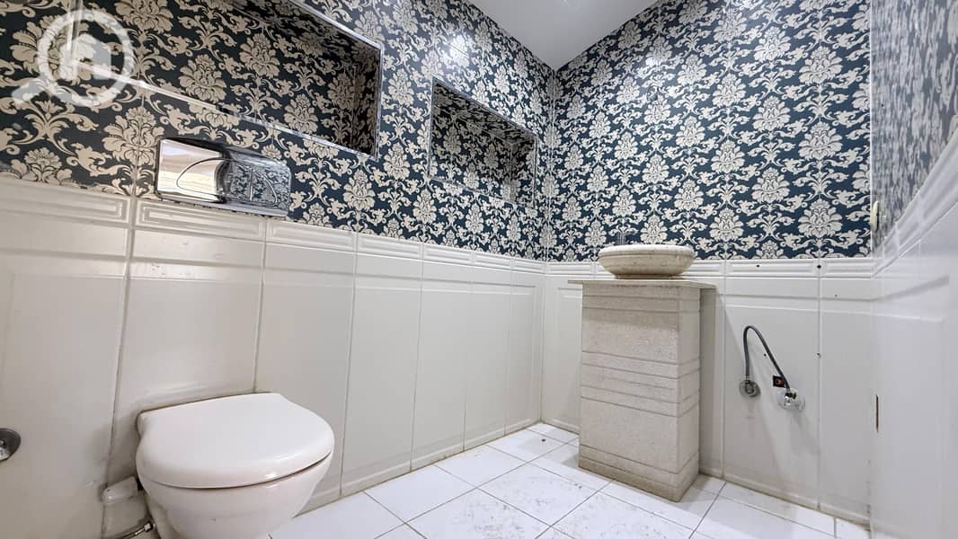 19 ced37548-19c5-4cce-918a-ce770a7755e4. jpg