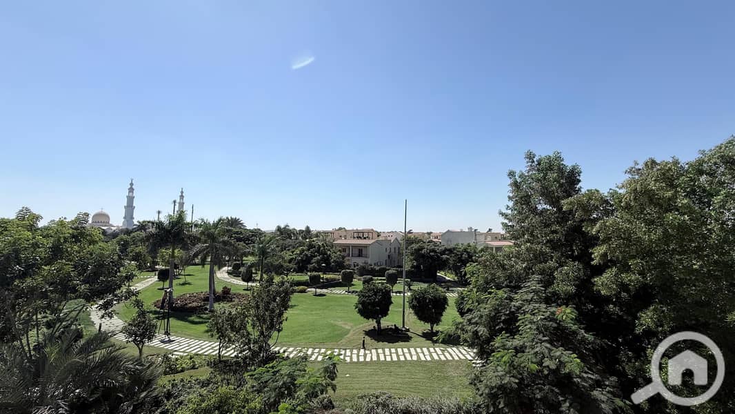 21 fff9e2a8-afba-4406-8902-ff99e272a074. jpg