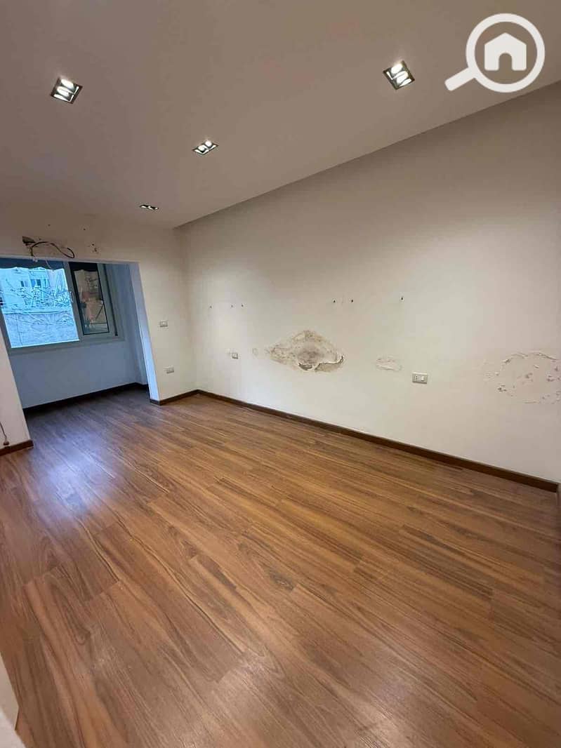 4 dbf83916-660d-4c48-9e15-f4da34fbd40c. jpg