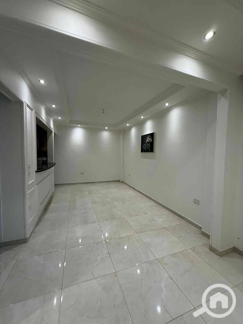 8 eebd0376-b7f1-4511-a732-0a6cc60c6271. jpg