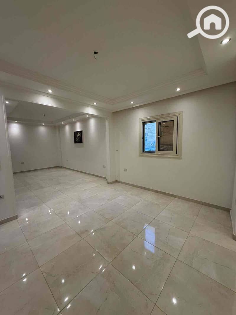 10 161de954-6bb3-4d81-930e-d3ce80343763. jpg