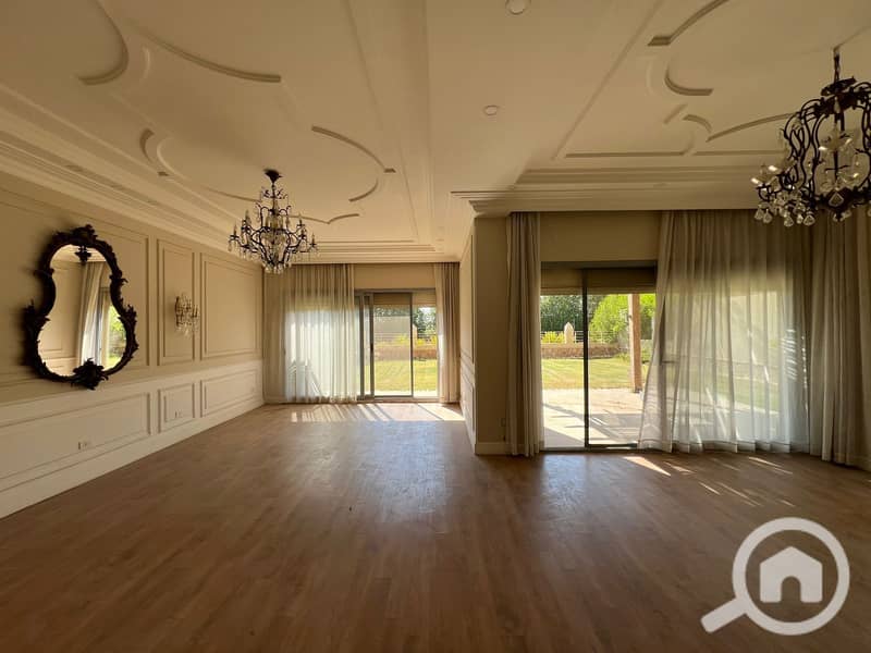 2 a30dc2e0-8951-4252-95ee-c199cfbdb9cc. jpg