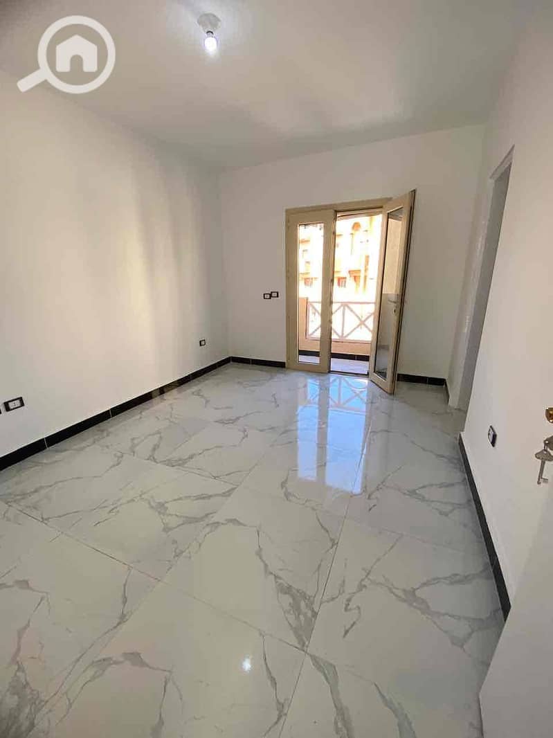 9 e16f6cfe-43fd-49be-ba81-998f6ec927fe. jpg