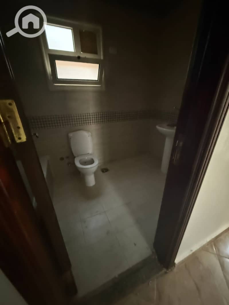 3 b82387d3-c2cd-4cce-a1c6-9159a93c36ec. jpeg