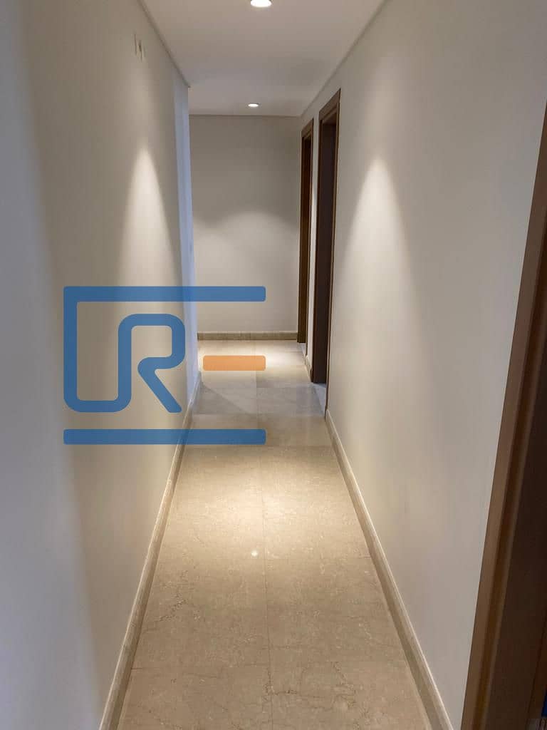 4 4b538e06-45de-4514-afda-aa010f82a117. jpg