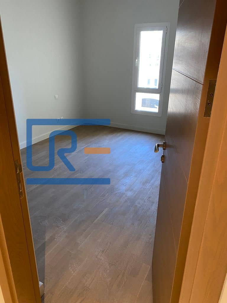 8 eb126079-5f1d-44da-aa22-fdf3c2c51656. jpg