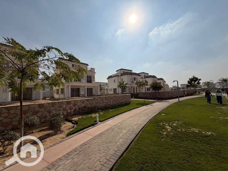 2 6fbc5e89-964c-466d-b105-df9e467e40a8. jpg