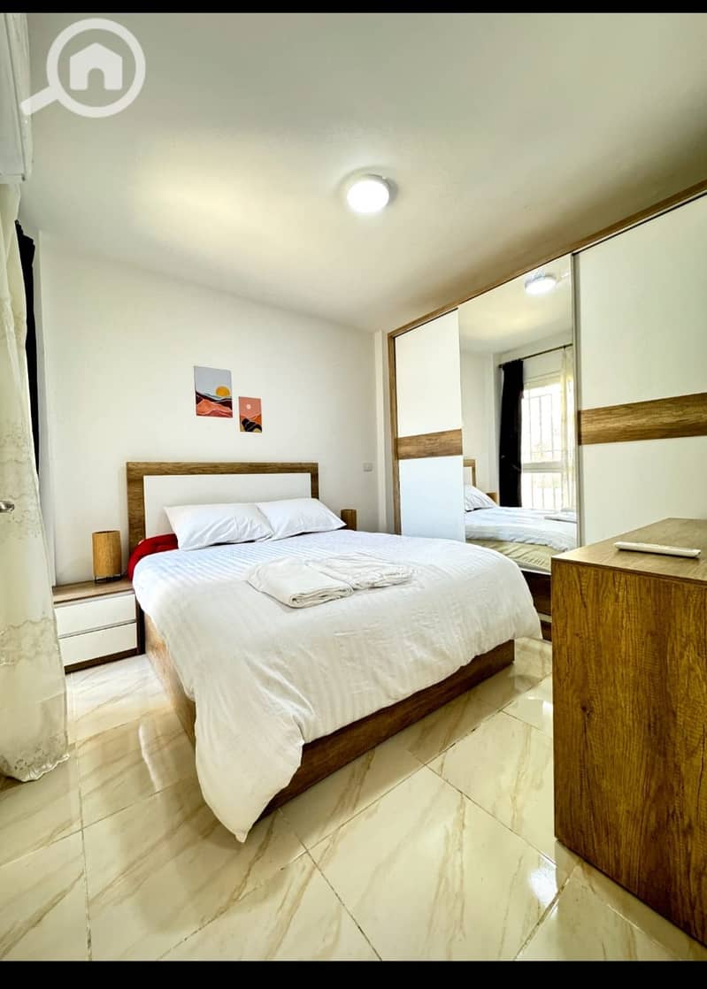 2 c9800ec9-c9ca-4d60-8c94-e0f3c3935477. jpeg