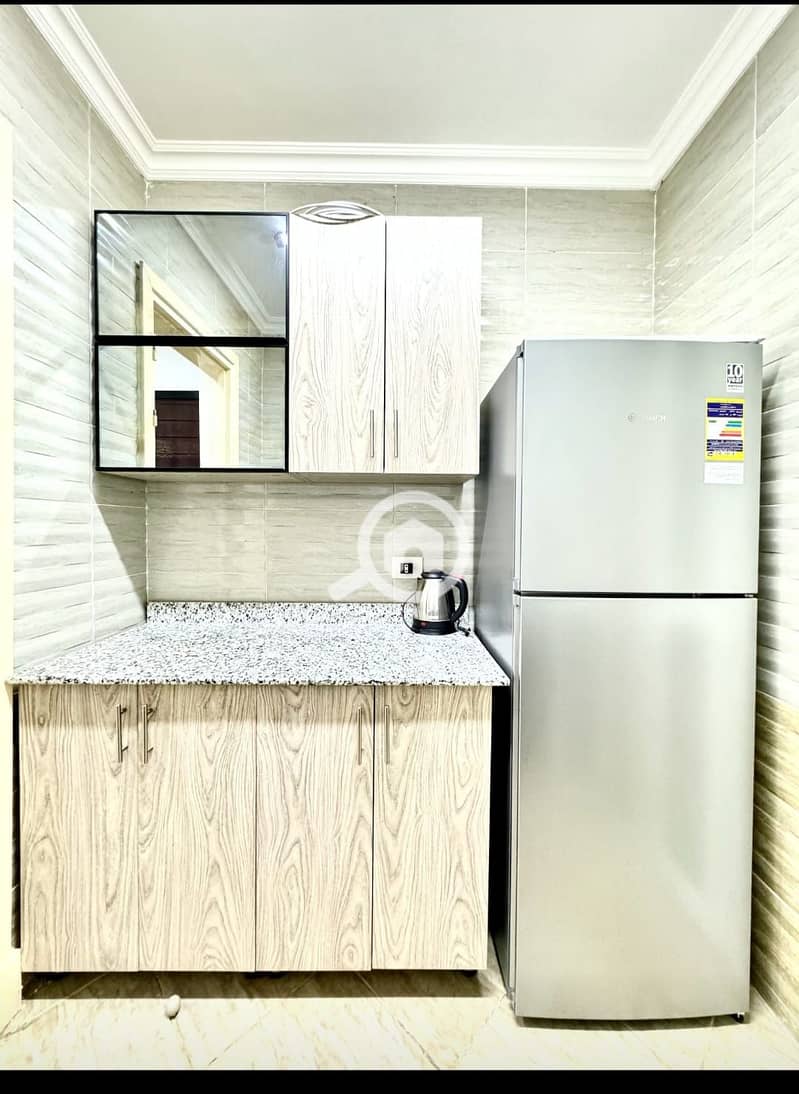 5 46f53d5c-a63e-481e-9a9b-95b2226646af. jpeg