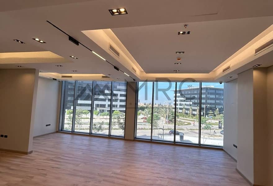 4 df795e14-51dd-4e1f-90c9-32a2ad0567dc. jpg