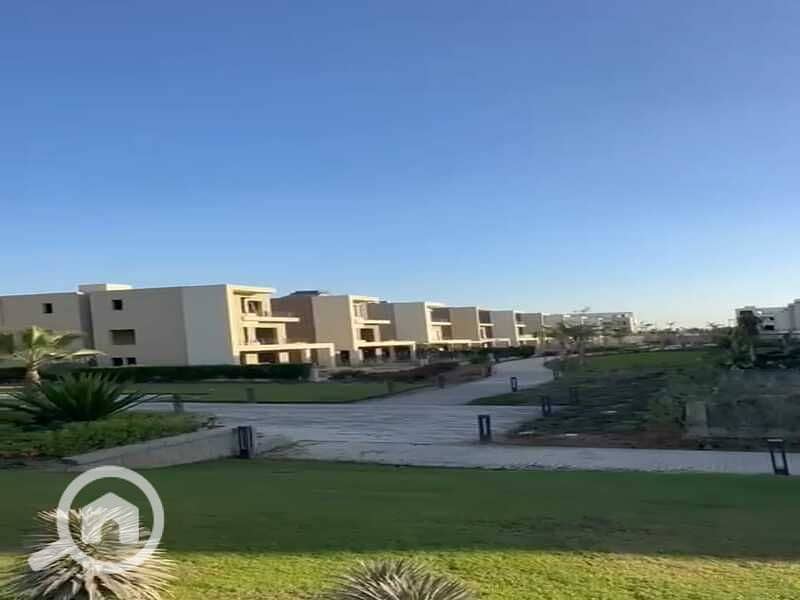 10 d24268f1-bb5e-4b36-b5e3-fc550fdb4de6. jpg