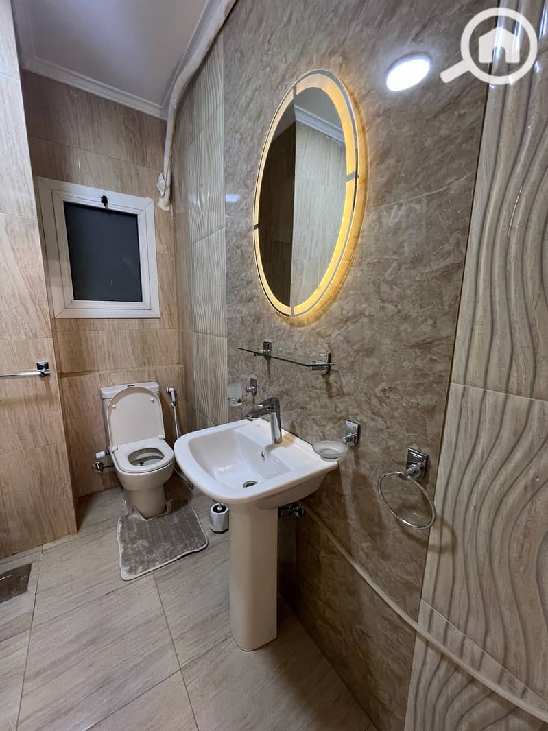 23 9875b6da-6d44-40cd-a0a8-191f1ef802a6. jpeg