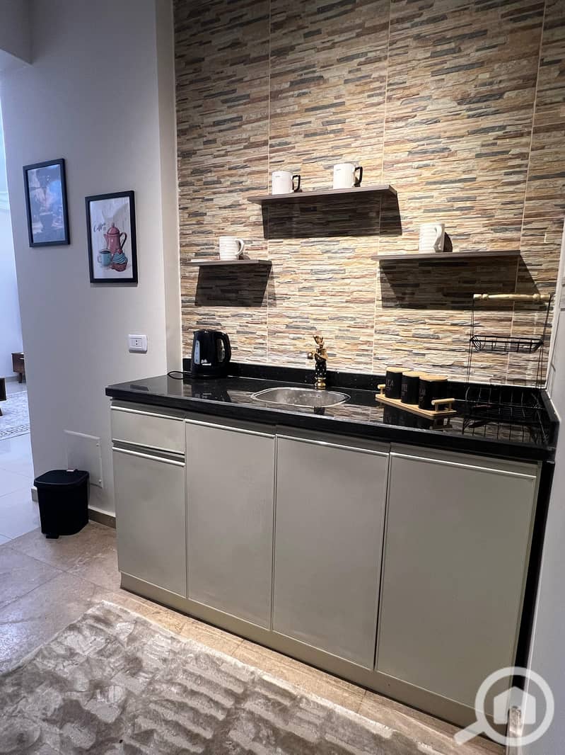 31 b8aec0b9-5a31-42eb-9e89-5d6b8e50d831. jpeg