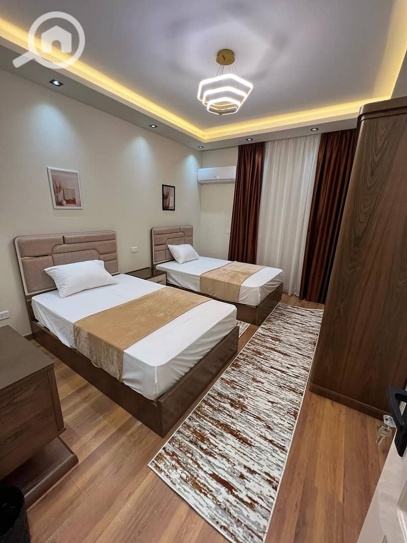 34 c854dbb0-5324-4dc8-8aaf-ef2d8678766b. jpeg