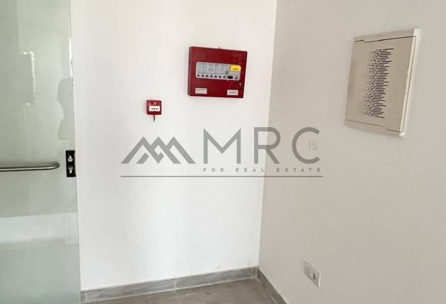 8 f6a13fdc-5e60-4af4-9fbc-4e90aef8ffcc. jpg