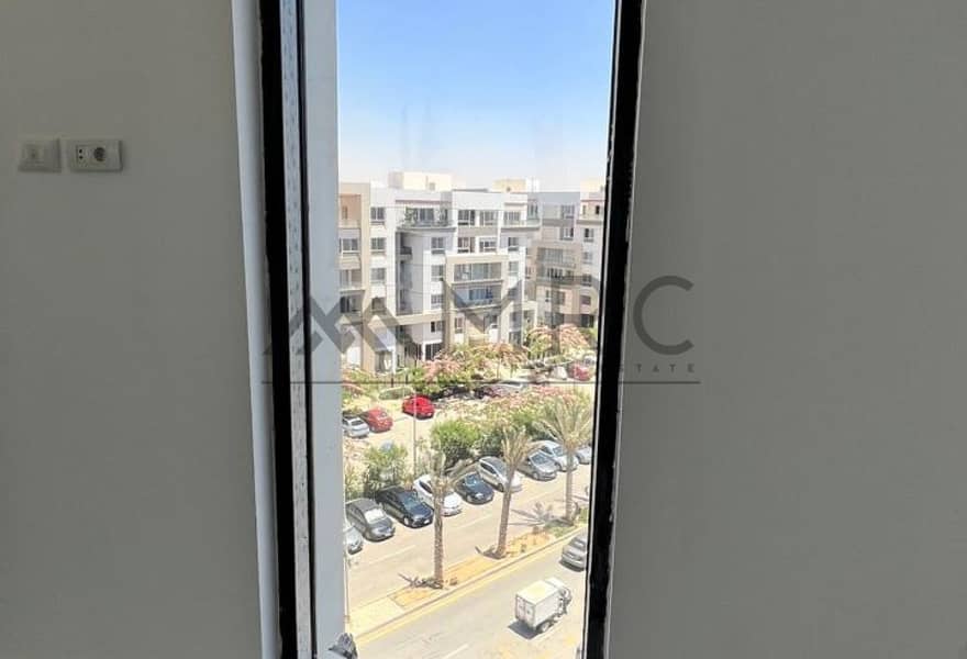 9 0bd394d6-8294-45bd-85e4-68f203473143. jpg