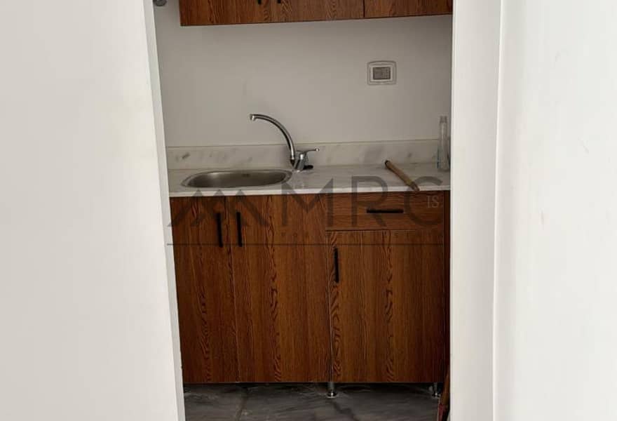 4 f09c4961-b0c7-4d77-8ee3-917e4c51aac7. jpg