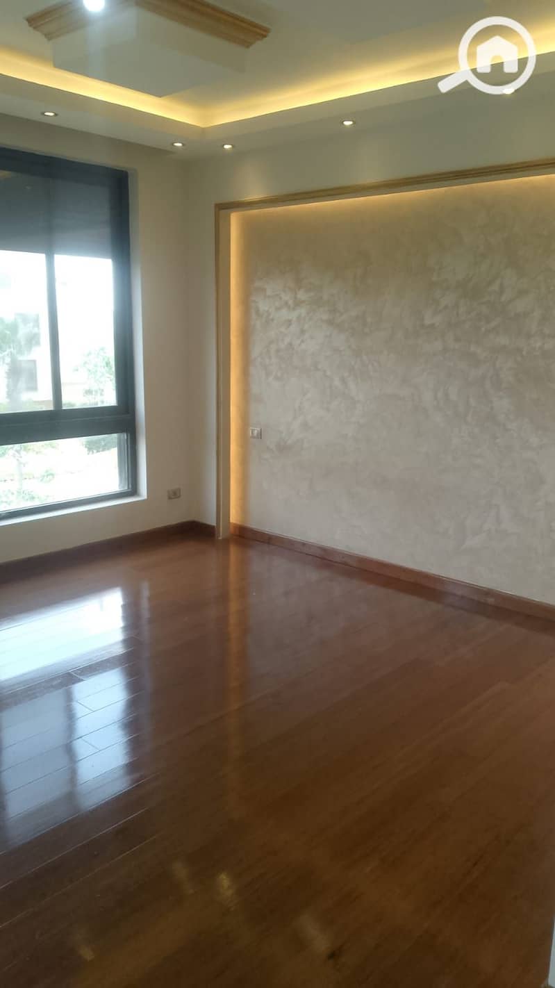 5 52b5fe22-0466-498f-a3be-ec37d4d19445. jpg