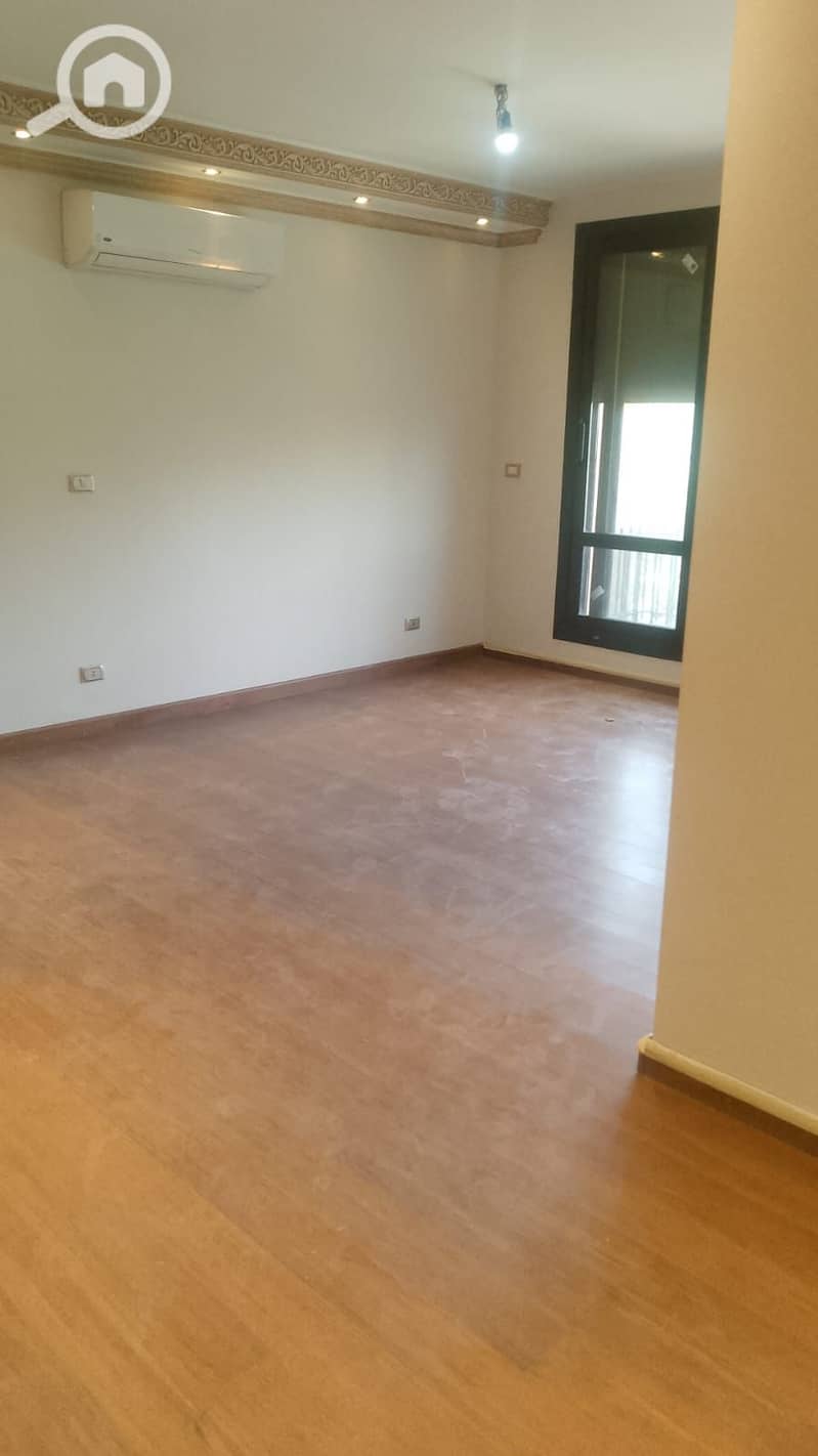 12 a26166ef-89c6-45b9-a69a-f3eaadb4f273. jpg