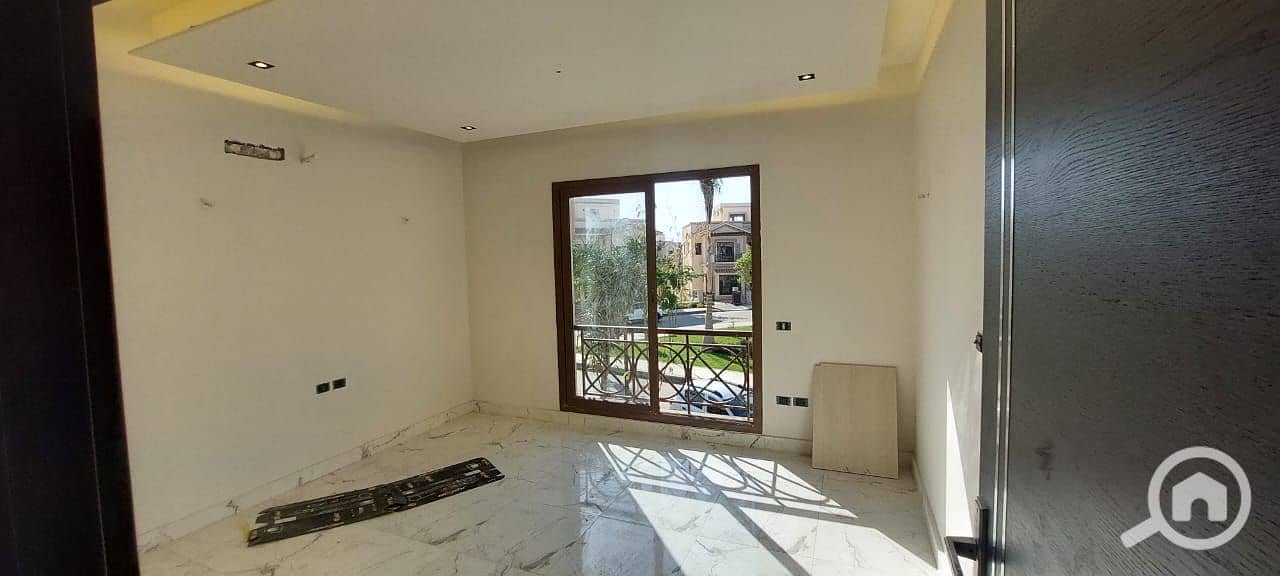 4 48b94f51-8dbb-40e6-943a-72480d02f14a. jpeg