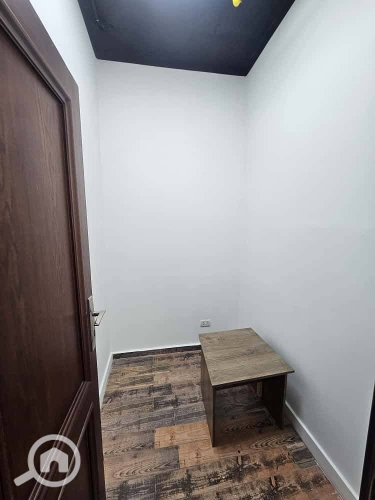 4 10260e26-6e99-43f1-9a25-1f9374f874d5. jpg