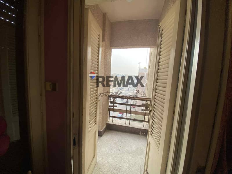 8 f8ff9fba-960a-44f0-8c65-4d322140d9f0. jpg