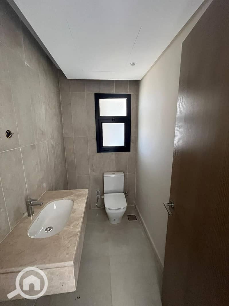 10 WhatsApp Image 2025-05-19 at 14.18. 44_13e44513. jpg