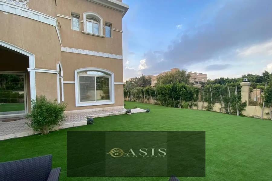 10 8344455-b66e8o. jpg