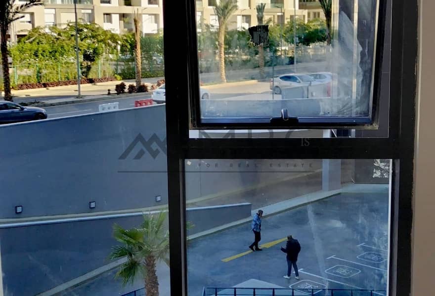 4 23ff9610-dc35-4b93-a212-23ecb6a570bb. jpg