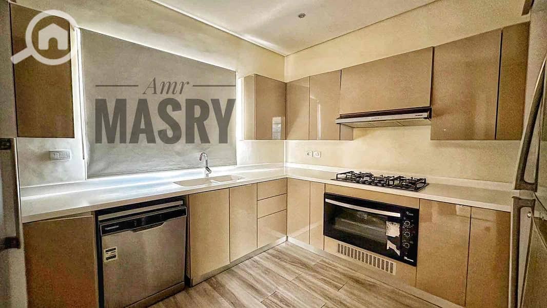 4 a7e9d464-b1b4-4706-b43c-00f2a22c48a1. jpg