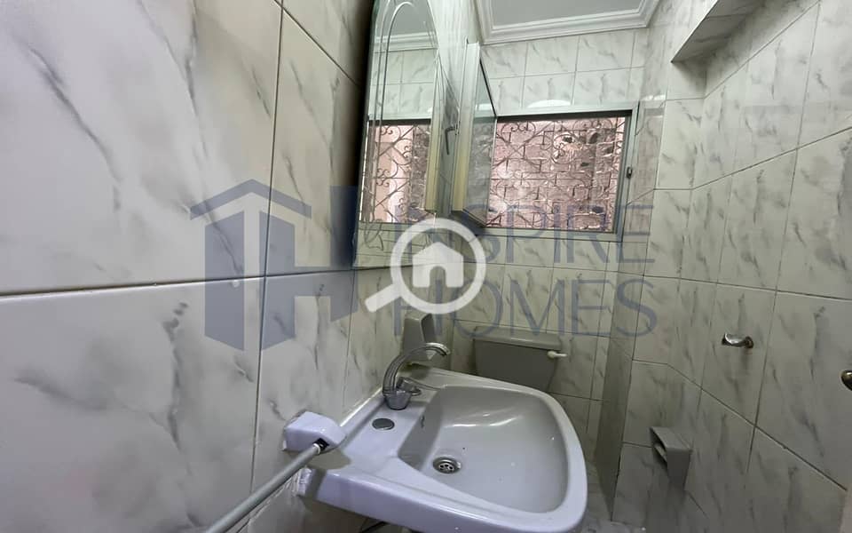 7 WhatsApp Image 2025-11-29 at 17.49. 41. jpg