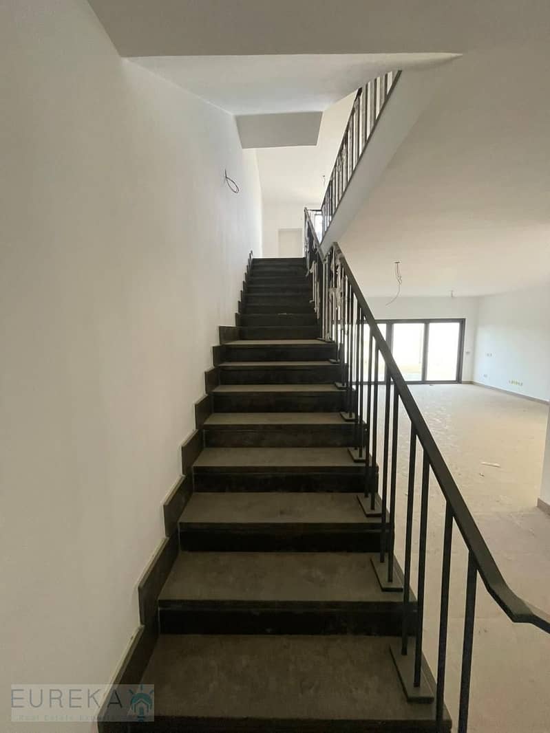 PHOTO-2025-12-01-13-14-40 (1). jpg