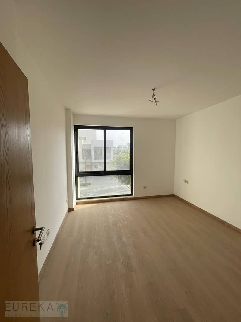 3 PHOTO-2025-12-01-13-14-41 (20). jpg