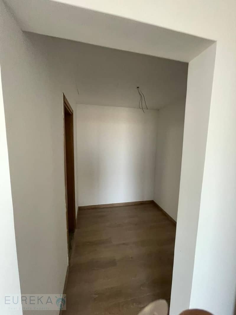 4 PHOTO-2025-12-01-13-14-40 (2). jpg