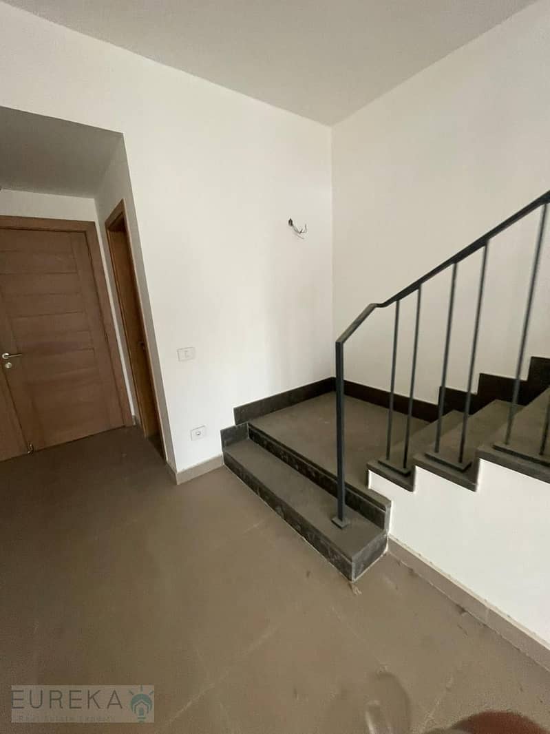 5 PHOTO-2025-12-01-13-14-44 (17). jpg