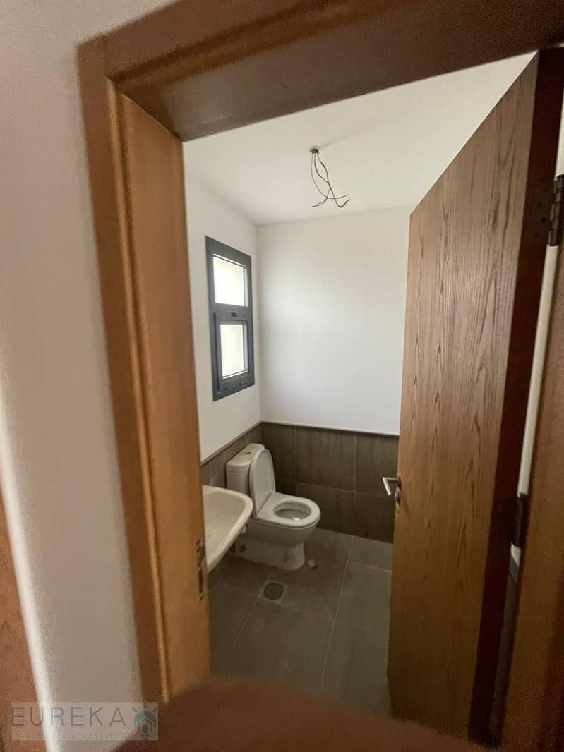 6 PHOTO-2025-12-01-13-14-40 (3). jpg