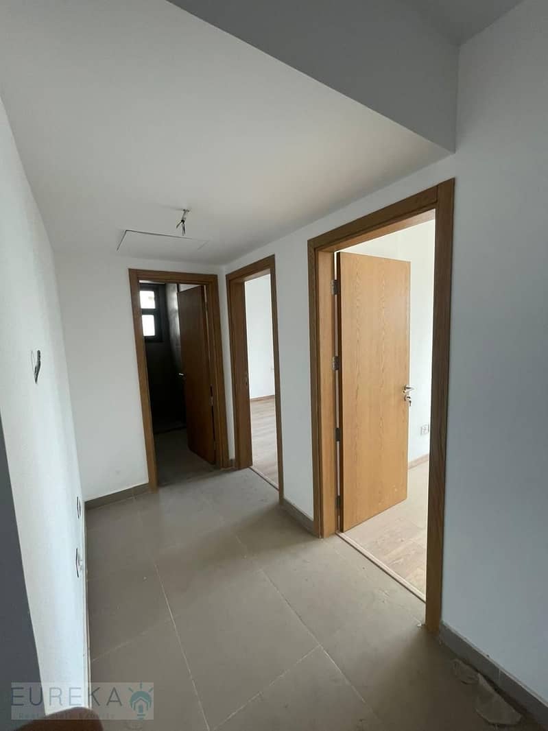 8 PHOTO-2025-12-01-13-14-41 (5). jpg