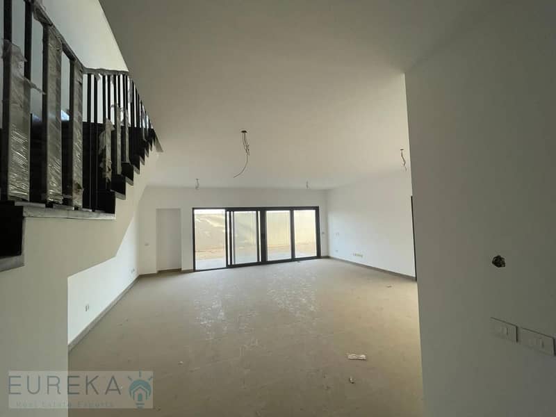 11 PHOTO-2025-12-01-13-14-41. jpg