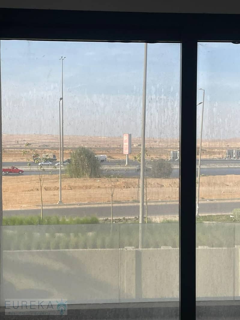 12 PHOTO-2025-12-01-13-14-42 (4). jpg